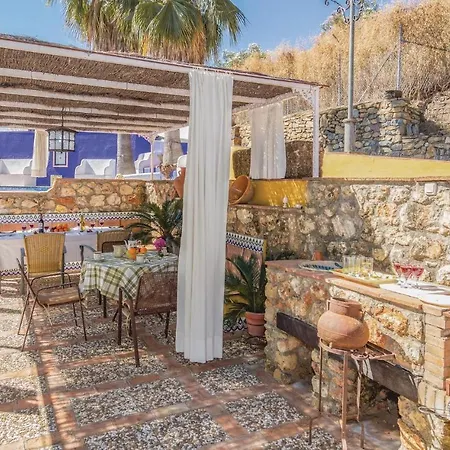 Holiday home Cozy In Cordoba With Kitchen Hornachuelos