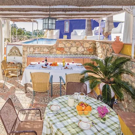 Cozy In Cordoba With Kitchen Holiday home Hornachuelos